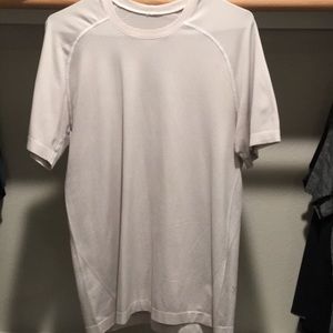 lululemon men’s shirt